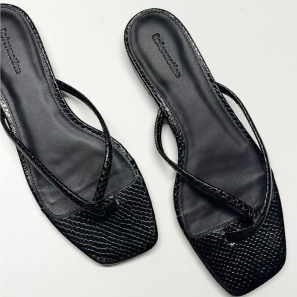 Reformation Miriam Thong Sandal
